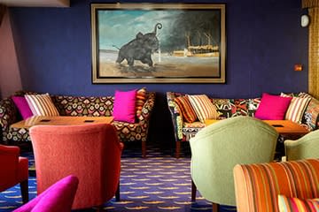 Alyssa Nile Cruise — Lounge