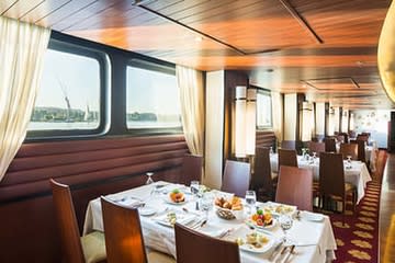 Alyssa Nile Cruise — Restaurant