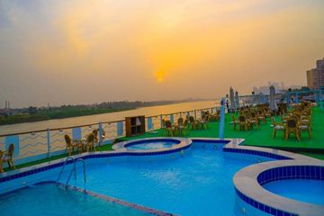 Chateau Lafayette Nile Cruise — Lounge