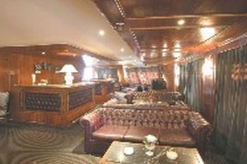 Giselle Nile Cruise — Lounge