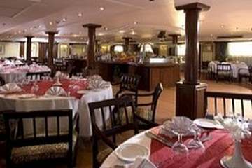 Golden Boat Nile Cruise — Restaurant