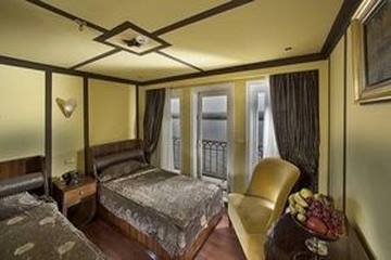 Movenpick Misr Nile Cruise — Junior Suite