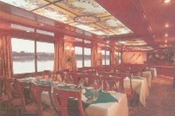 Nile Crocodile Nile Cruise — Restaurant