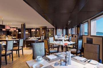 Oberoi Philae Nile Cruise — Lounge